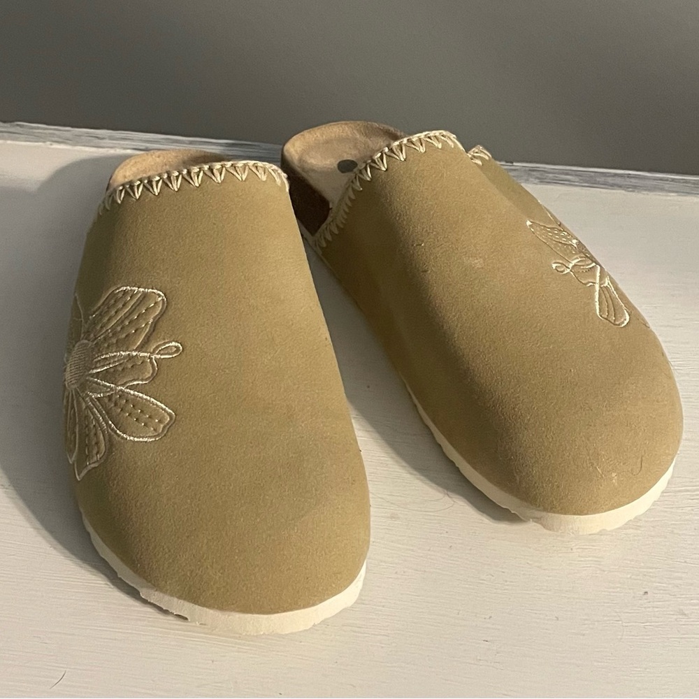 Embroidered Tan Slip-On Women's Shoes